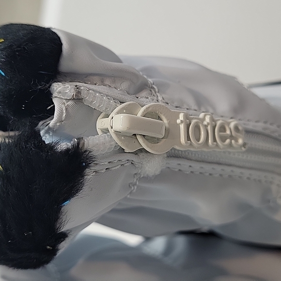 TOTES Waterproof fur lined winter boots white with hearts toddler girls - Picture 8 of 14